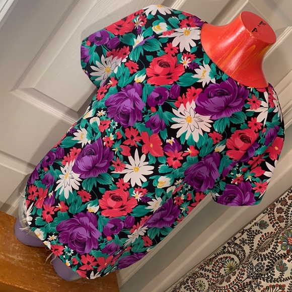 Impressions Tops - VINTAGE IMPRESSIONS of CALIFORNIA Floral Top